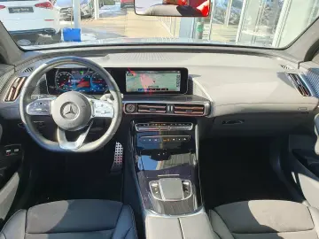 EQC 400 4MATIC AMG  DISTRONIC LED AHK SCHIEBEDAC