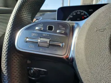 EQC 400 4MATIC AMG  DISTRONIC LED AHK SCHIEBEDAC