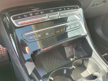 EQC 400 4MATIC AMG  DISTRONIC LED AHK SCHIEBEDAC