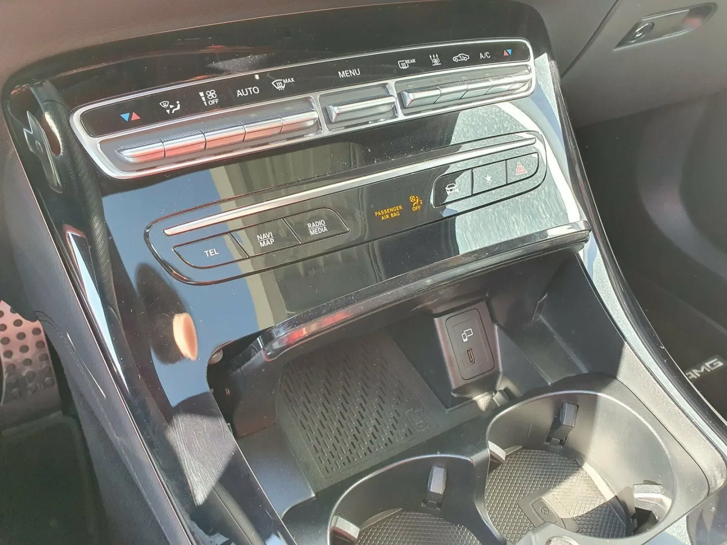 EQC 400 4MATIC AMG  DISTRONIC LED AHK SCHIEBEDAC