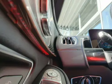 EQC 400 4MATIC AMG  DISTRONIC LED AHK SCHIEBEDAC