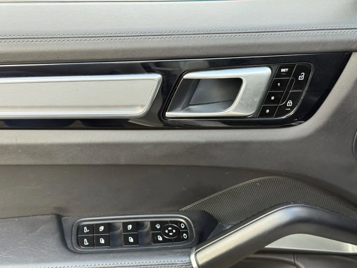 Cayenne Coupe Turbo EXCKLUSIVE APPROVED LUFT AHK