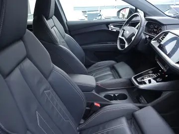 Q4 e-tron 50 qu. AHK GRA LED Leder PDC Sitzh.