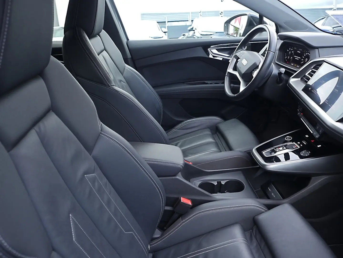 Q4 e-tron 50 qu. AHK GRA LED Leder PDC Sitzh.