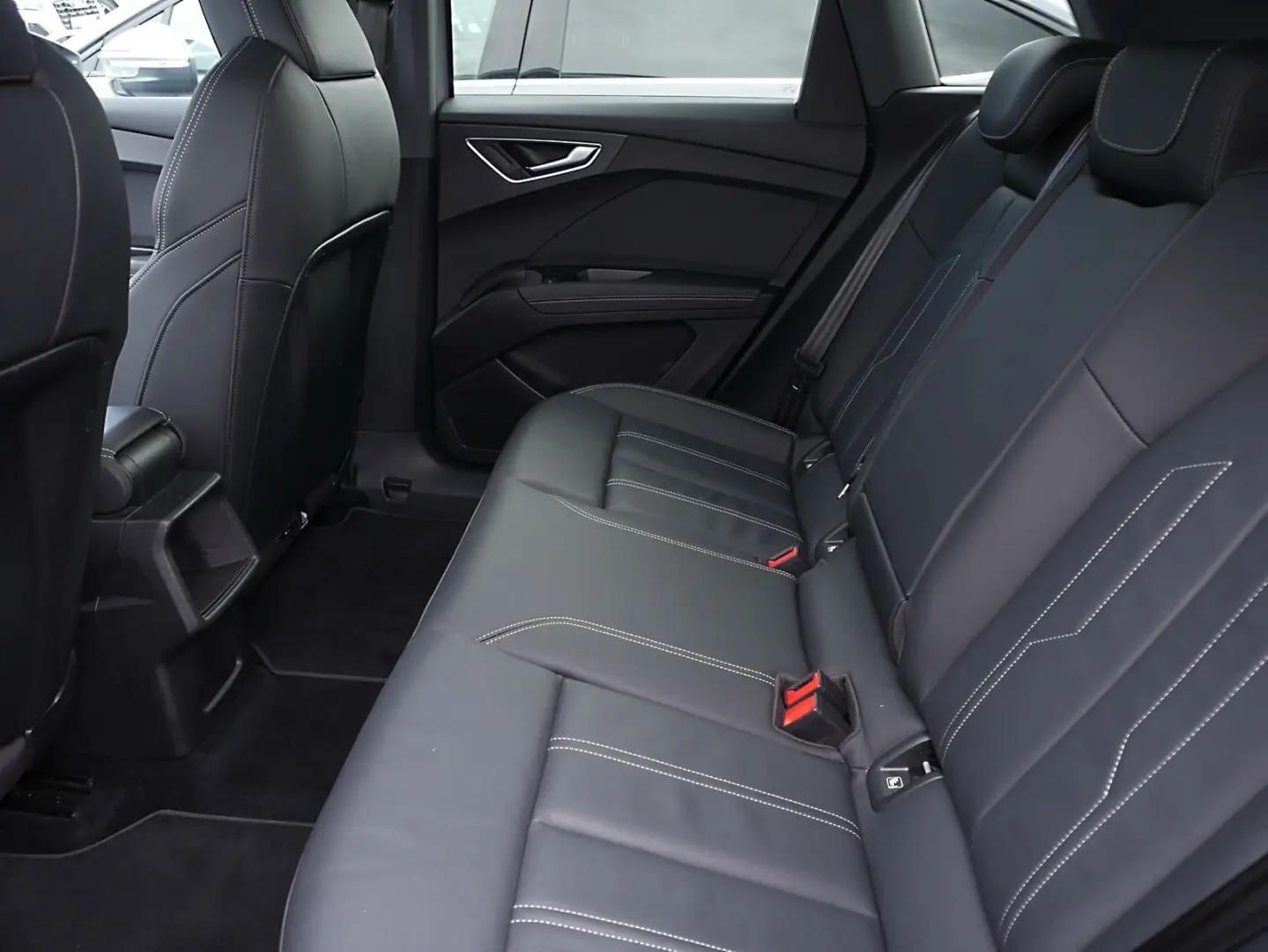 Q4 e-tron 50 qu. AHK GRA LED Leder PDC Sitzh.