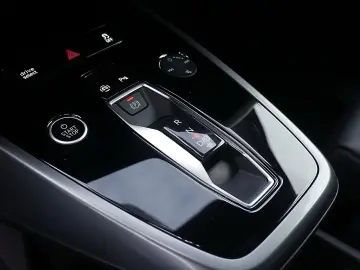 Q4 e-tron 50 qu. AHK GRA LED Leder PDC Sitzh.