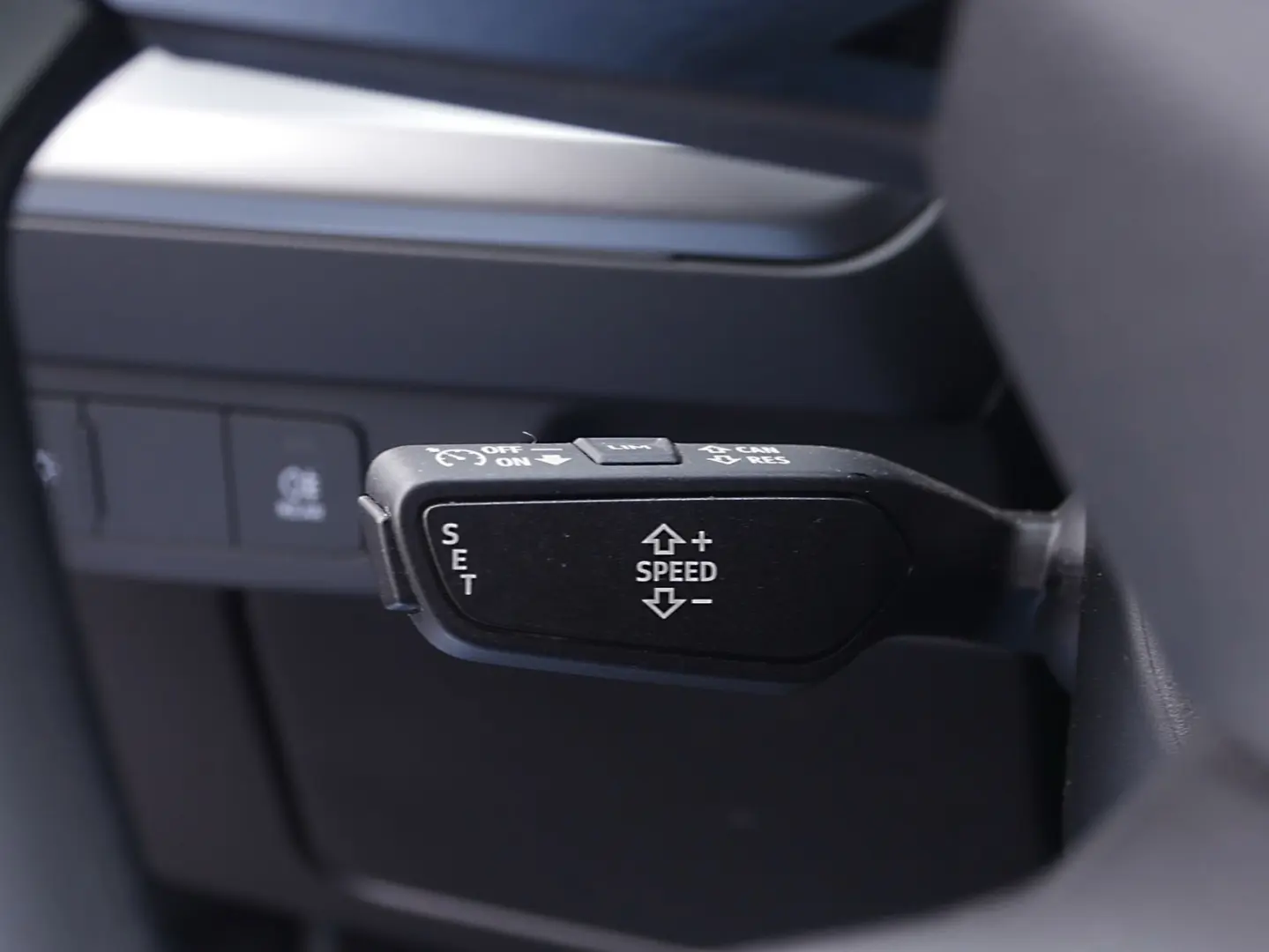 Q4 e-tron 50 qu. AHK GRA LED Leder PDC Sitzh.