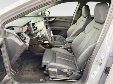 Q4 e-tron 45 quattro Navi ACC RFK LED