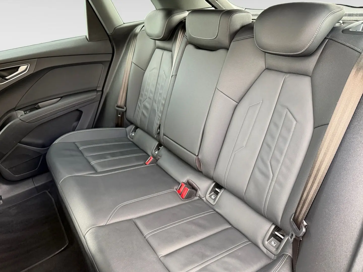 Q4 e-tron 45 quattro Navi ACC RFK LED