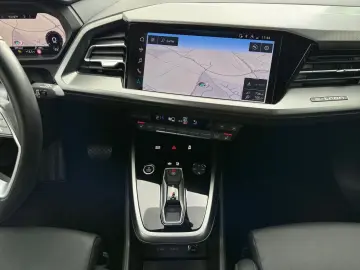 Q4 e-tron 45 quattro Navi ACC RFK LED