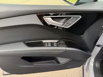 Q4 e-tron 45 quattro Navi ACC RFK LED