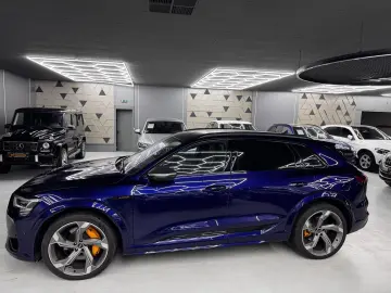 E-TRON S LINE QUATTRO  PANO CAM SHZ MATRIX ACC