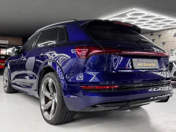 E-TRON S LINE QUATTRO  PANO CAM SHZ MATRIX ACC