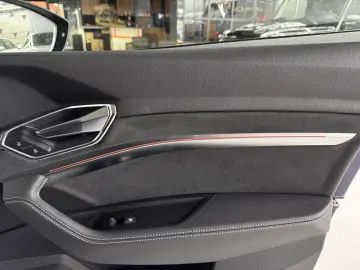 E-TRON S LINE QUATTRO  PANO CAM SHZ MATRIX ACC