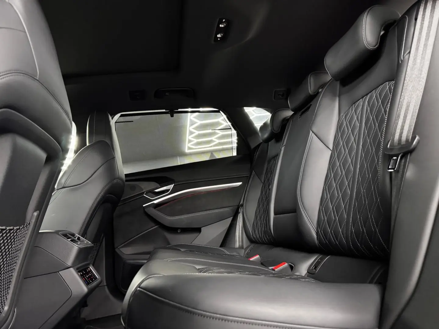 E-TRON S LINE QUATTRO  PANO CAM SHZ MATRIX ACC