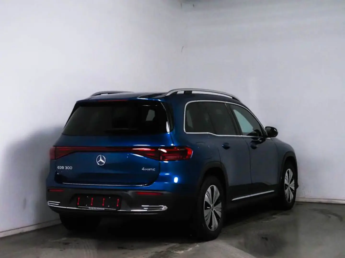 EQB 300 4M Memory 360 Fahrass Distronic Ambiente