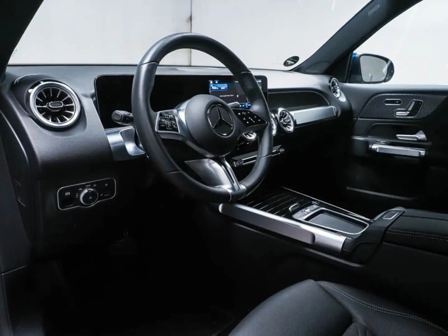 EQB 300 4M Memory 360 Fahrass Distronic Ambiente