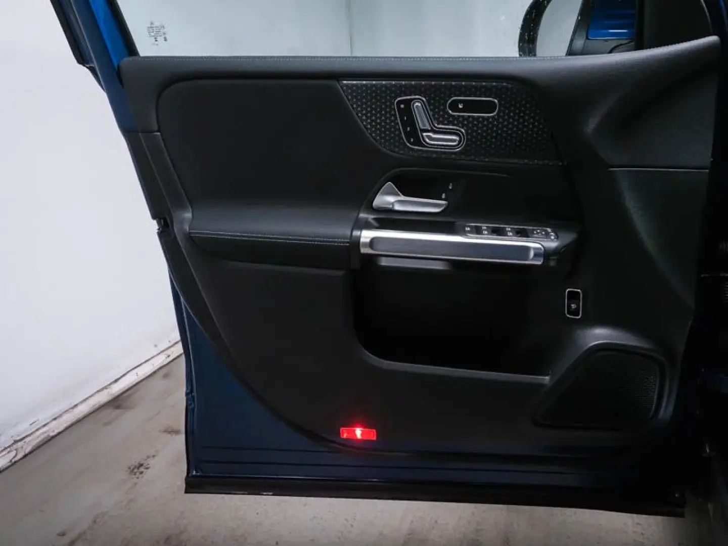 EQB 300 4M Memory 360 Fahrass Distronic Ambiente