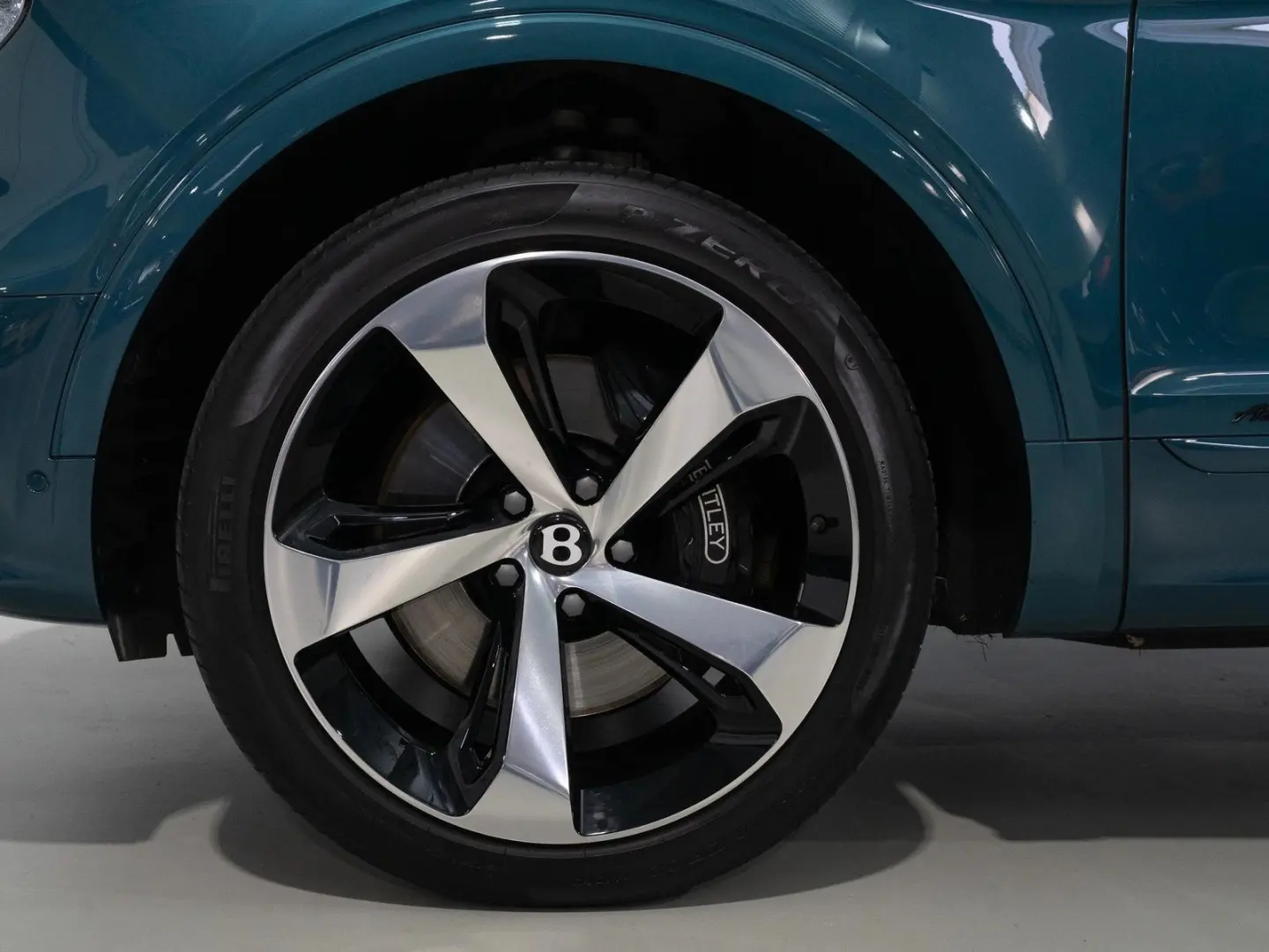 Bentayga EWB Azure Riviera Edition  Unique