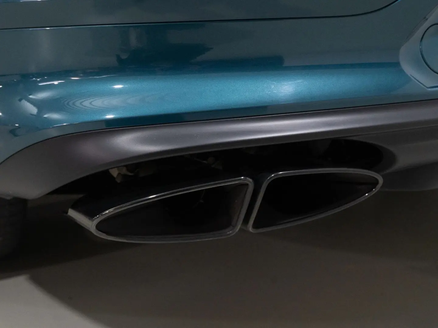 Bentayga EWB Azure Riviera Edition  Unique