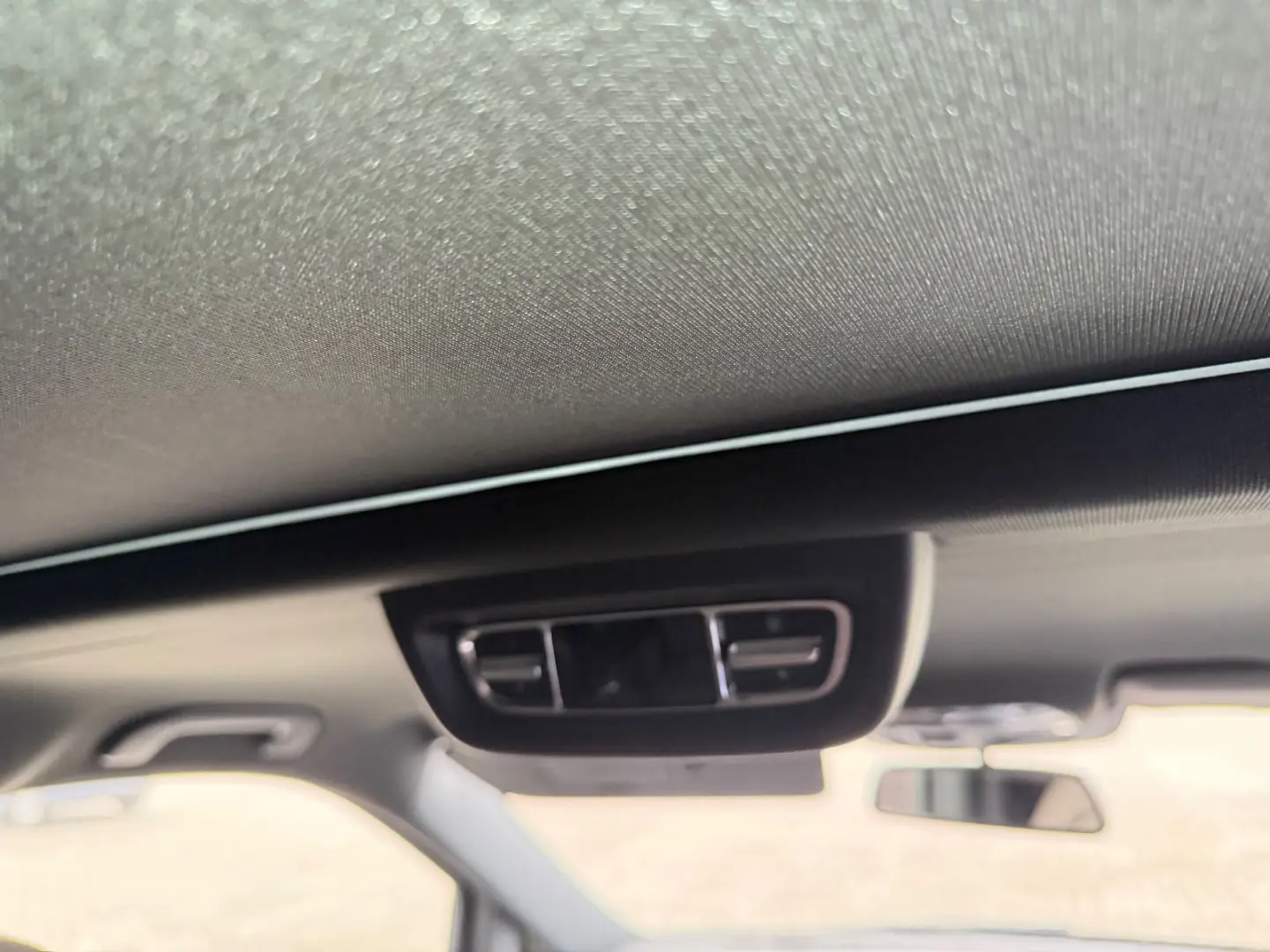 V300 4M Lang AMG -ACC-2xEl.Tür-Pano-RFK-LED-19Zo