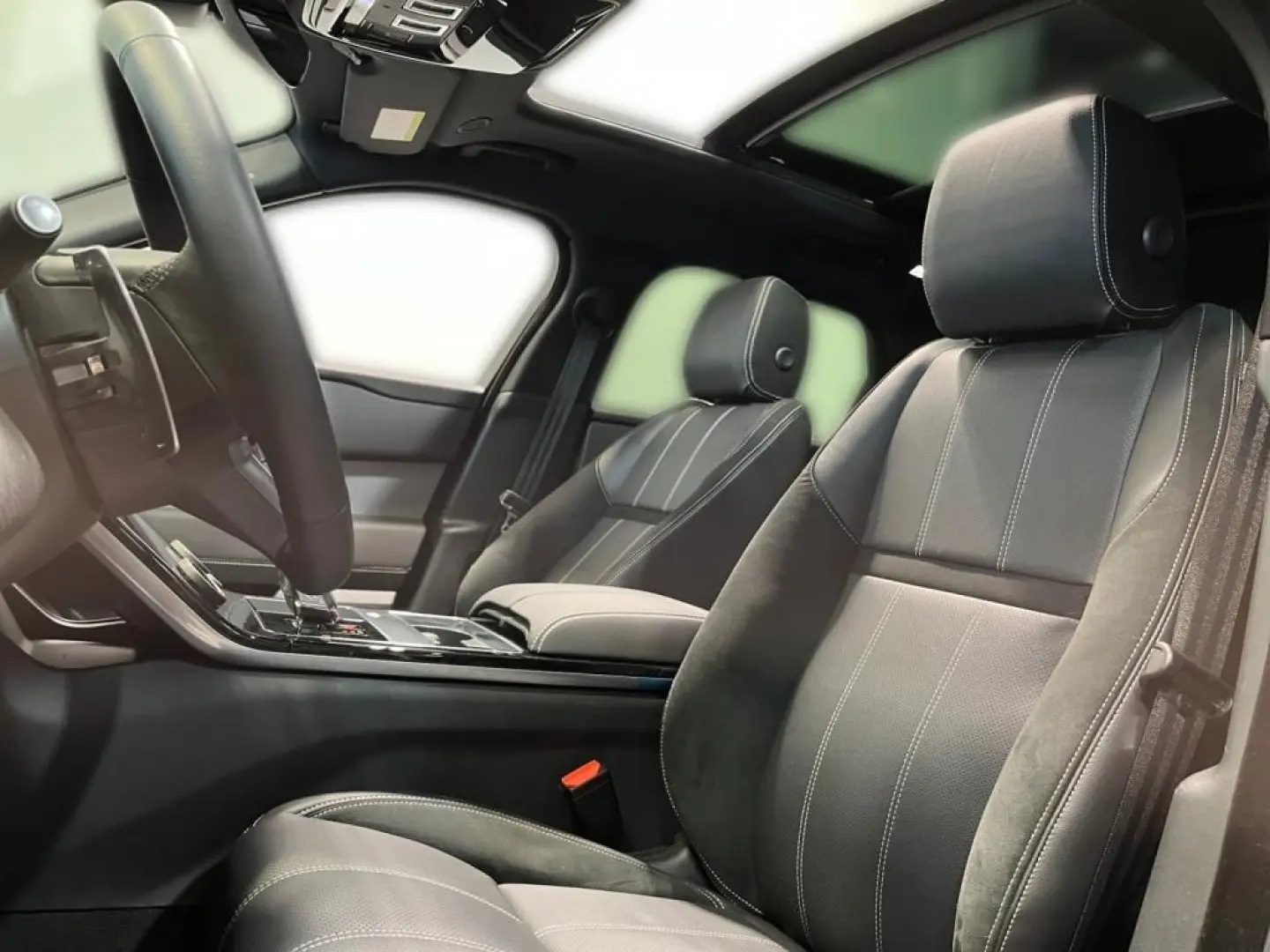 Range Rover Velar P400 AWD R-Dynamic SE   Kamera