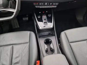 Q4 e-tron 50 qu MATRIX Pano NAVI HuD ACC 20  Kam