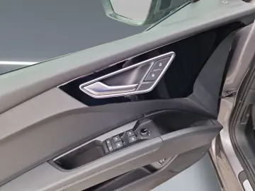 Q4 e-tron 50 qu MATRIX Pano NAVI HuD ACC 20  Kam