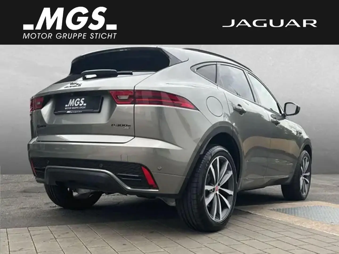 E-Pace R-Dynamic SE AWD Plug-In Hybrid  Panorama