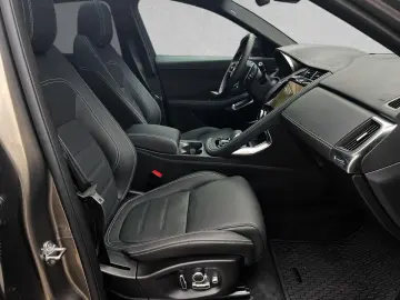 E-Pace R-Dynamic SE AWD Plug-In Hybrid  Panorama