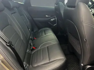 E-Pace R-Dynamic SE AWD Plug-In Hybrid  Panorama