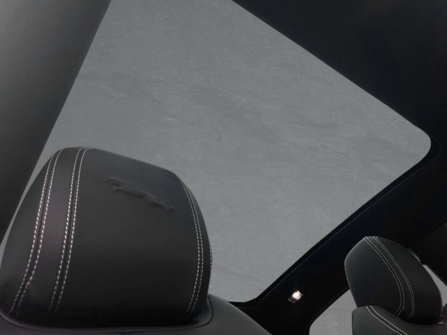 E-Pace R-Dynamic SE AWD Plug-In Hybrid  Panorama