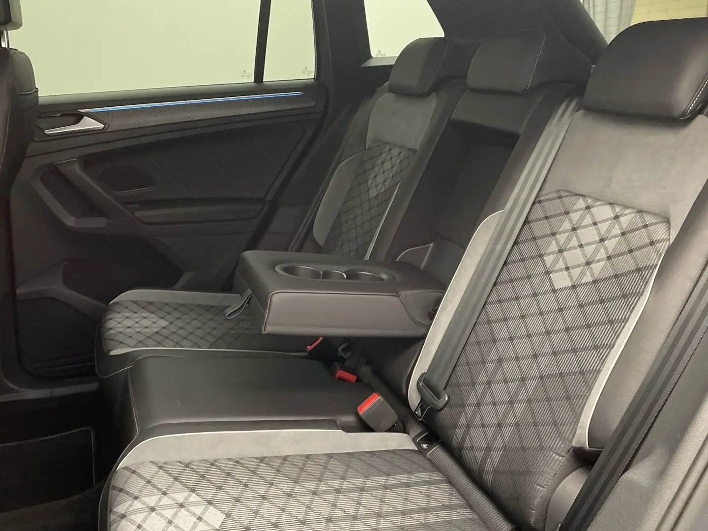 Tiguan R-Line 2.0 TDI DSG 4Motion Matrix AHK