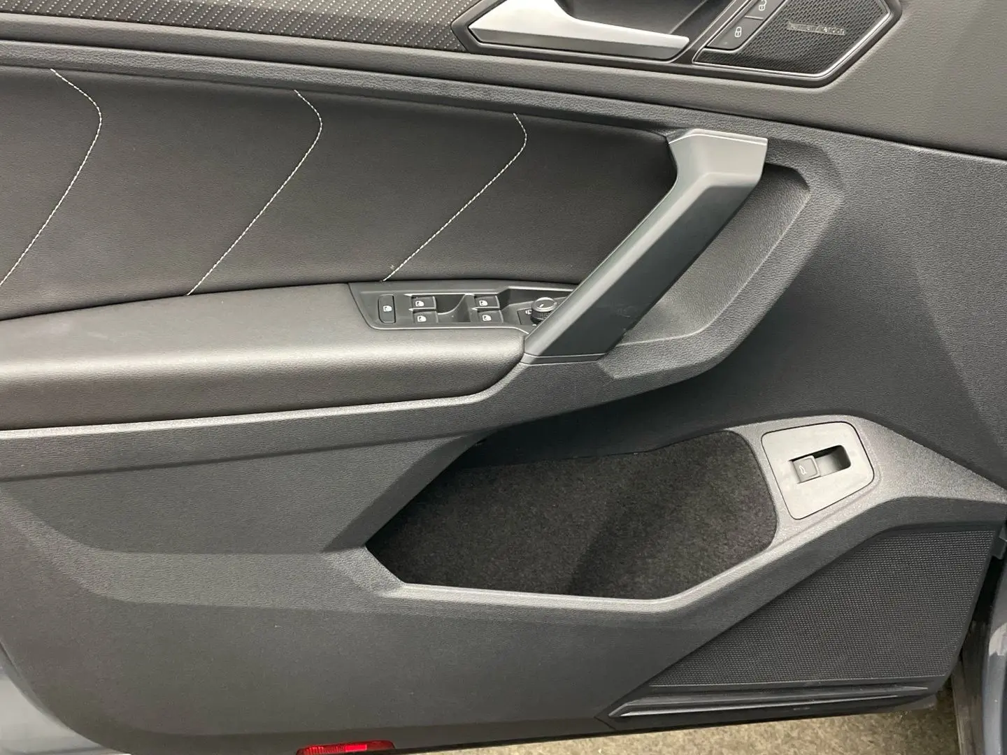 Tiguan R-Line 2.0 TDI DSG 4Motion Matrix AHK