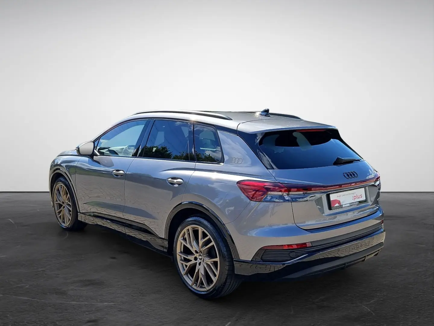 Q4 e-tron 45 quattro S-line NaviPlus Pano Matrix