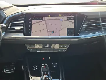 Q4 e-tron 45 quattro S-line NaviPlus Pano Matrix