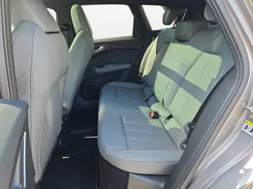 Q4 e-tron 45 quattro S-line NaviPlus Pano Matrix