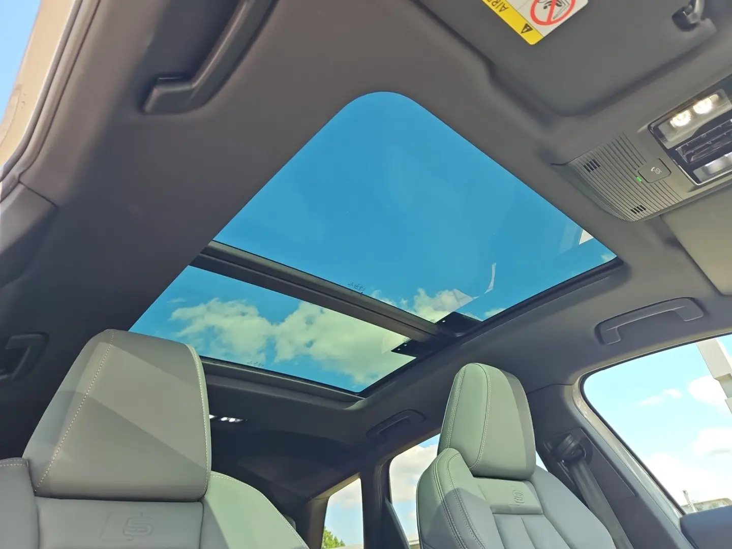 Q4 e-tron 45 quattro S-line NaviPlus Pano Matrix