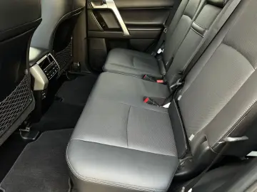 Land Cruiser 2.8D-4D Executive LED ACC 360