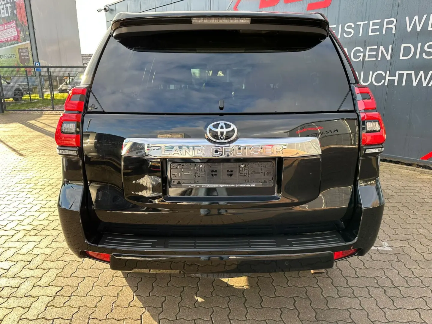 Land Cruiser 2.8D-4D Executive LED ACC 360