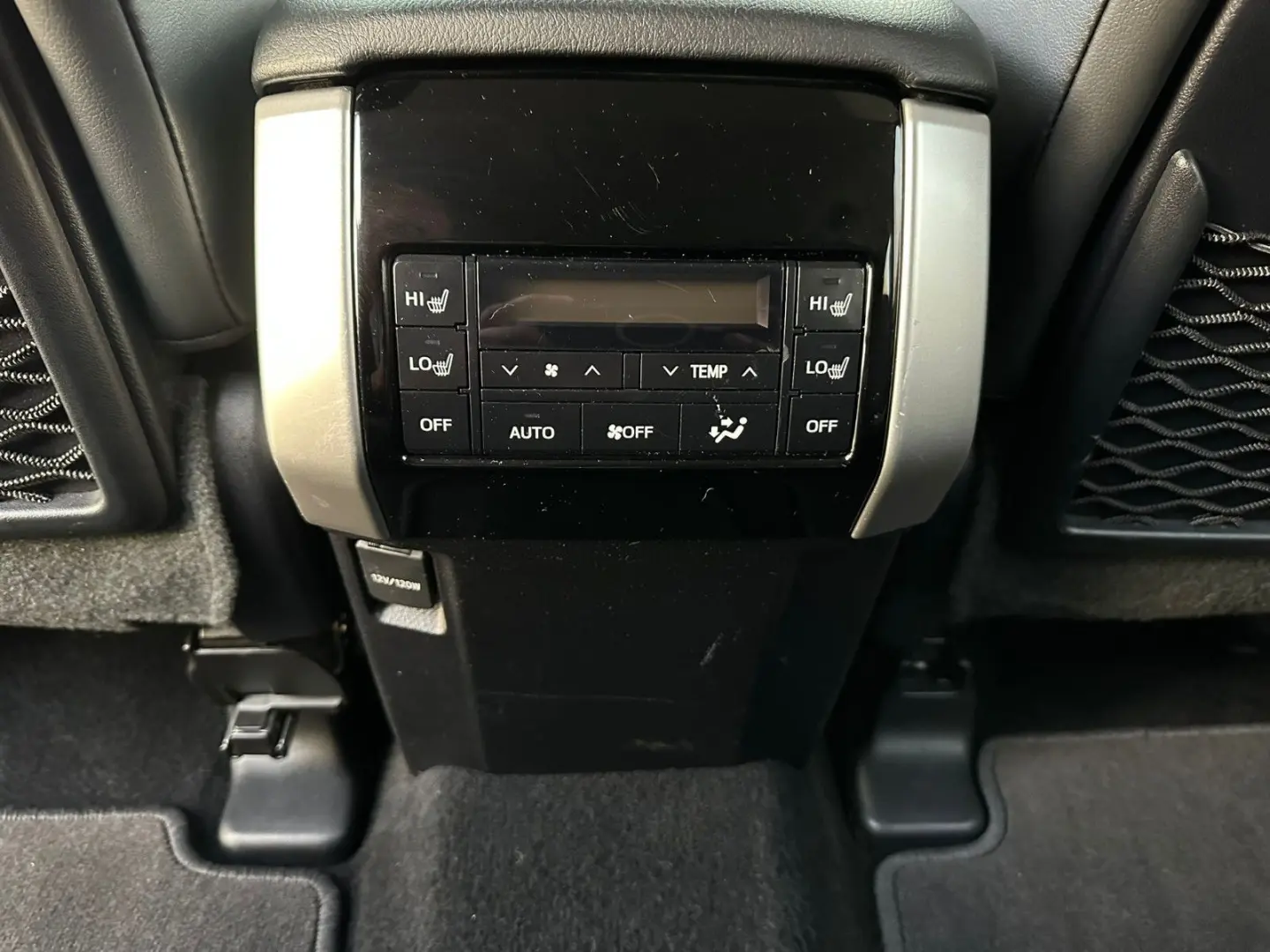 Land Cruiser 2.8D-4D Executive LED ACC 360