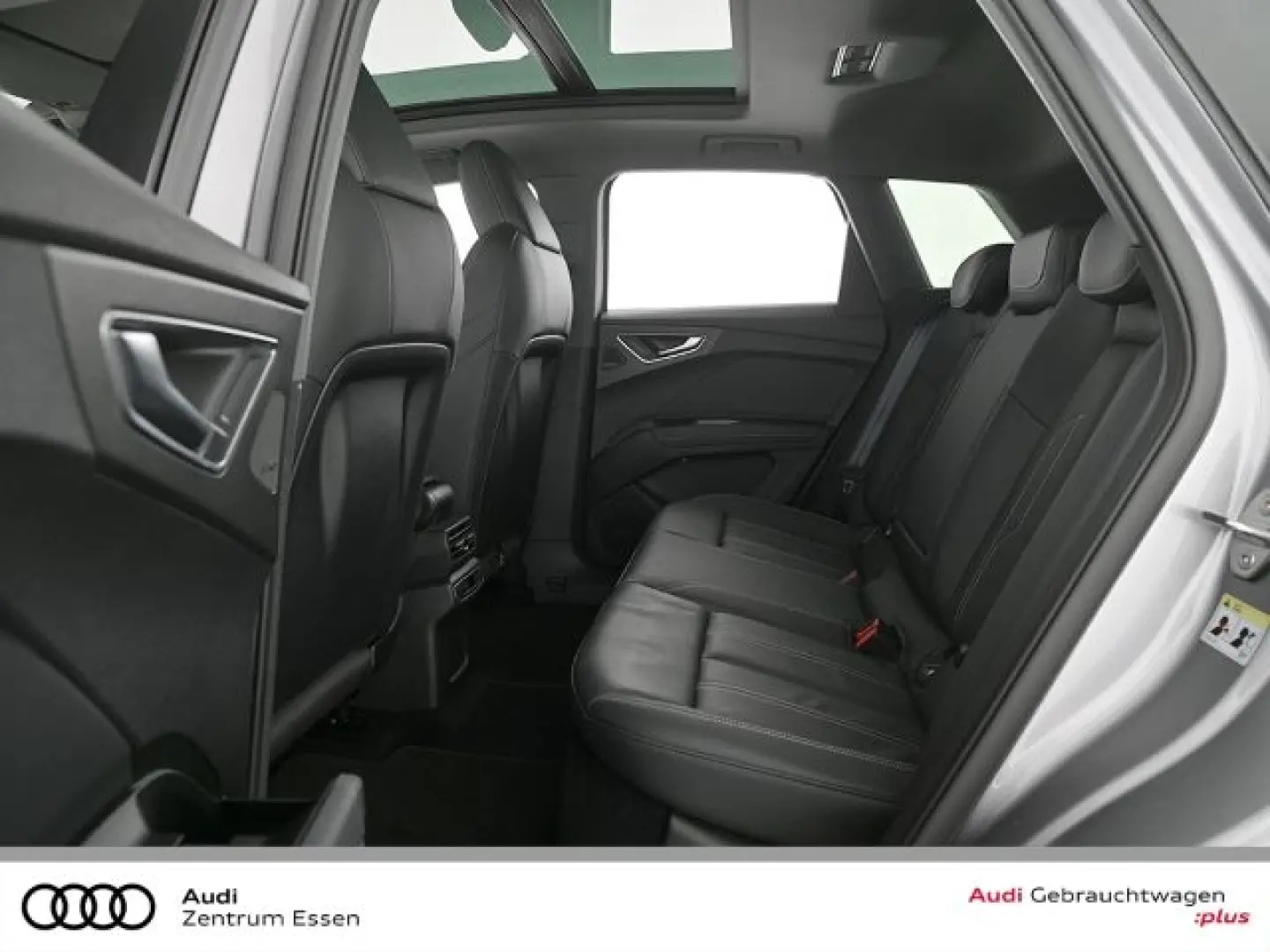 Q4 e-tron 50 quattro S-LINE LED PANO PLUS   SHZ