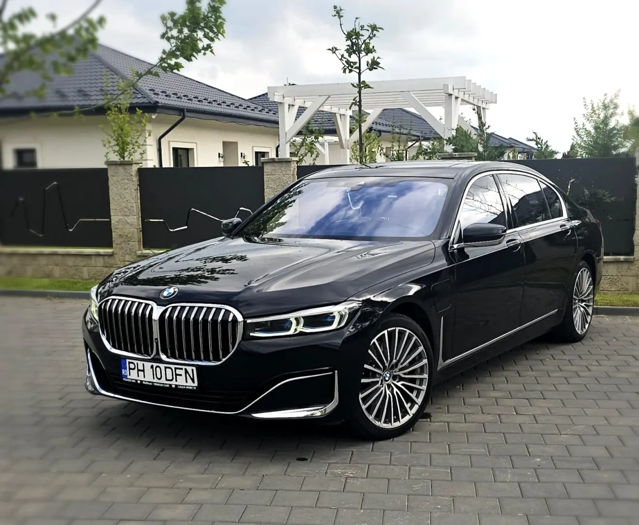 BMW 745