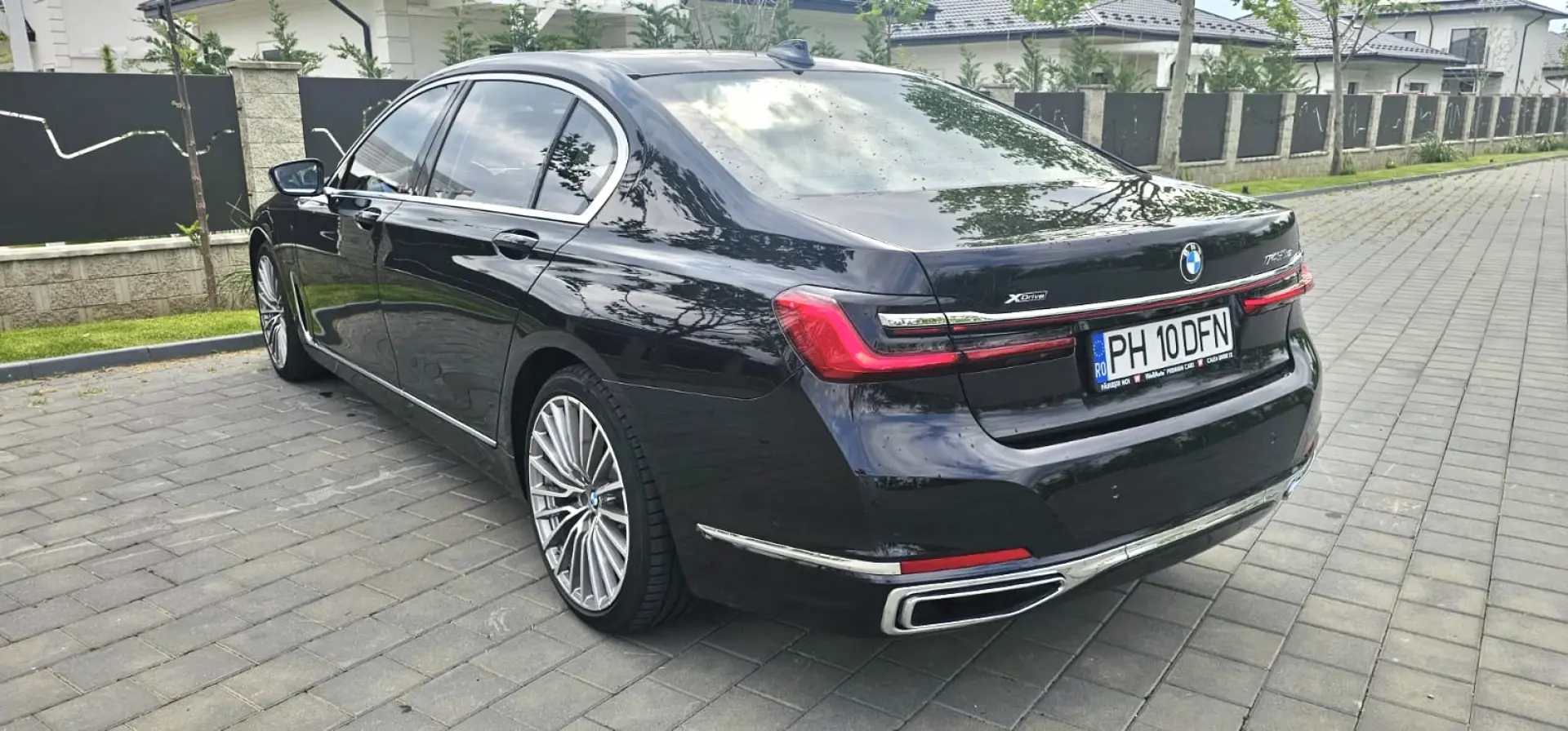 BMW 745