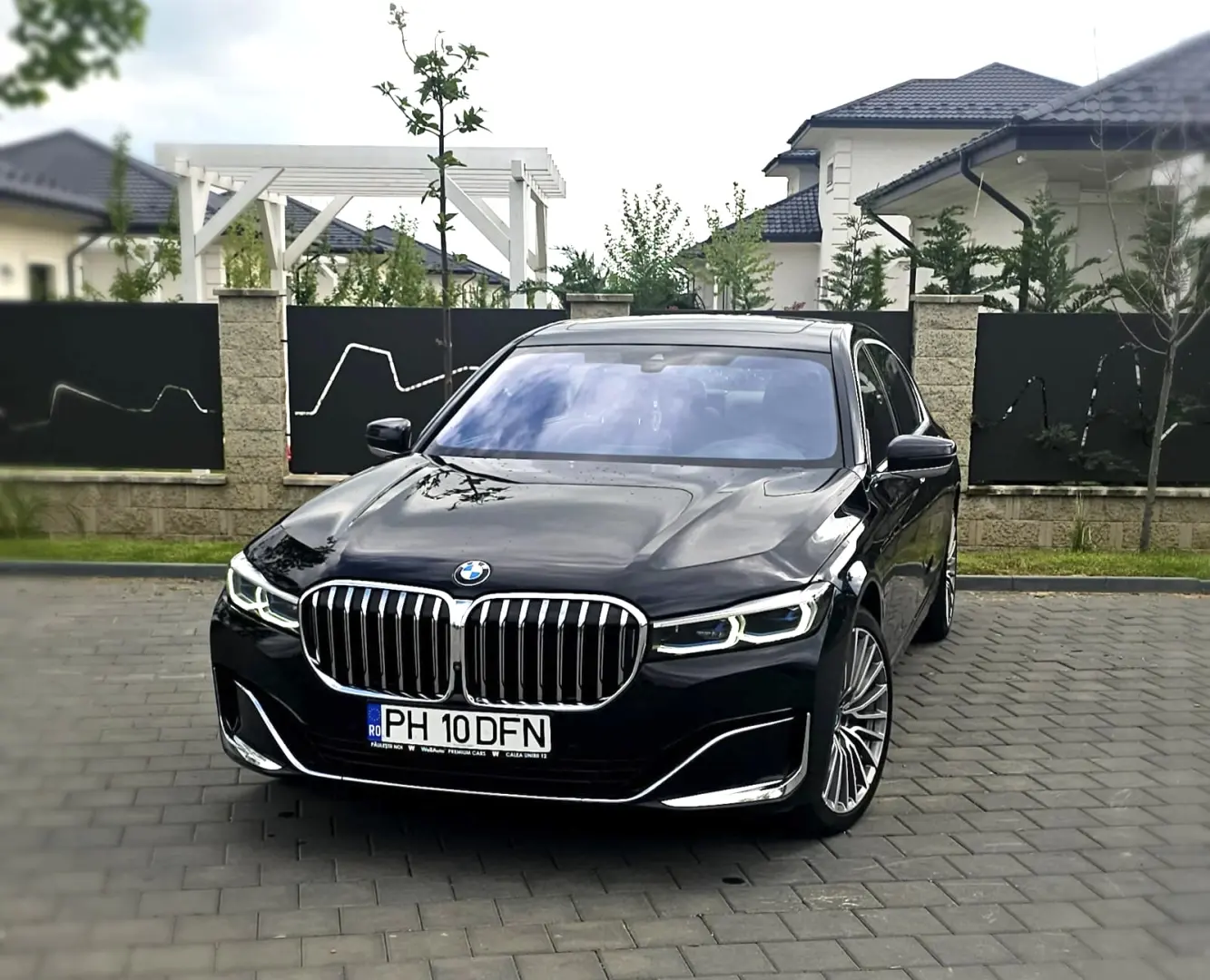 BMW 745