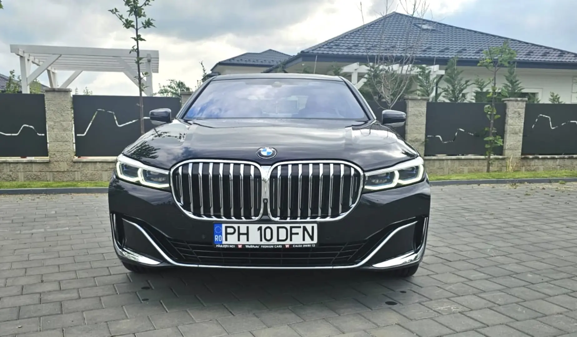 BMW 745