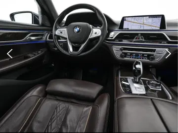 BMW 745