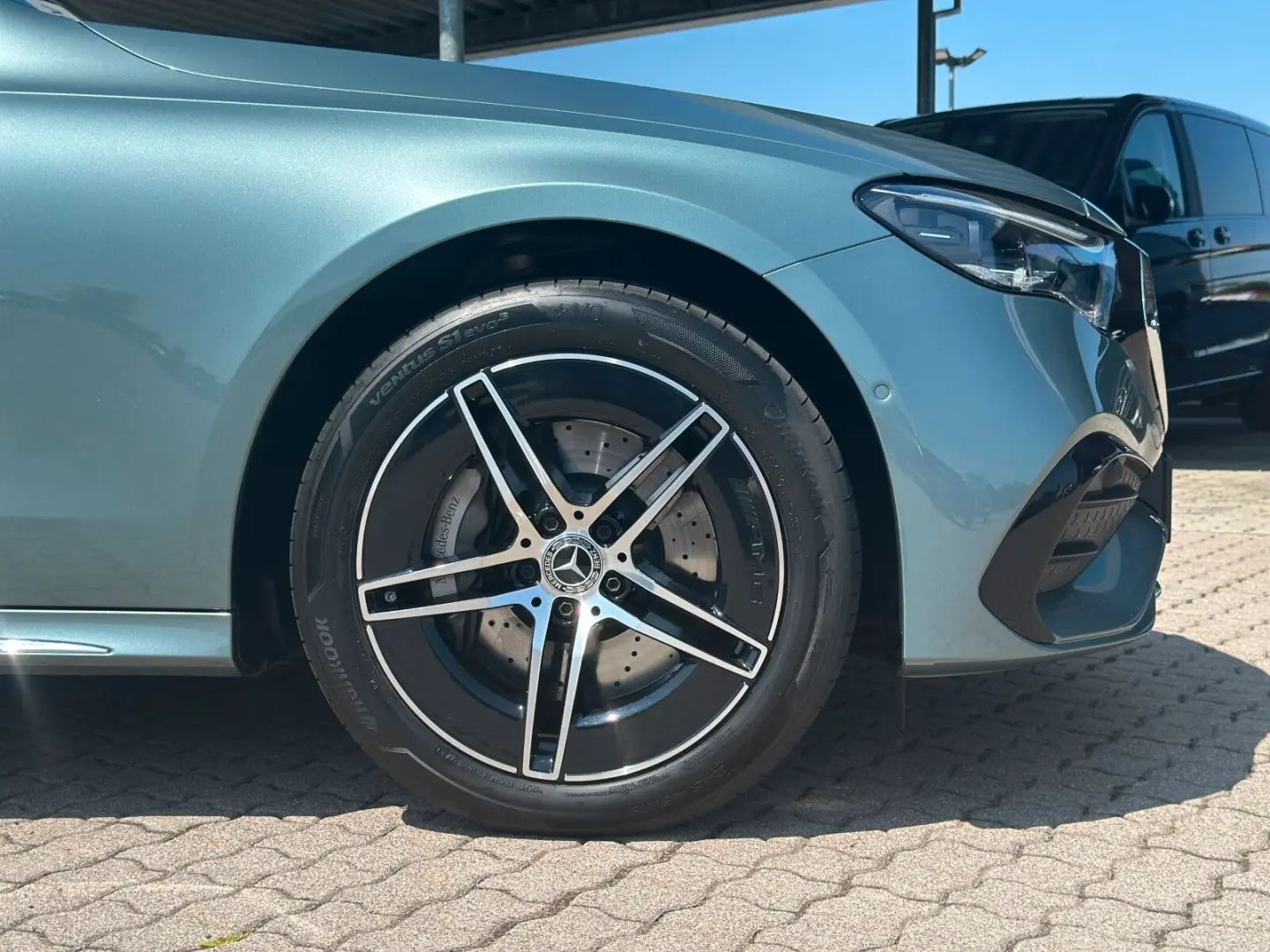 E 300 e AMG AHK DigitalLight KeyGo Distronic DAB