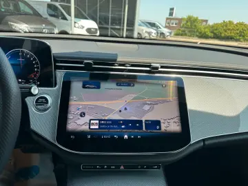 E 300 e AMG AHK DigitalLight KeyGo Distronic DAB