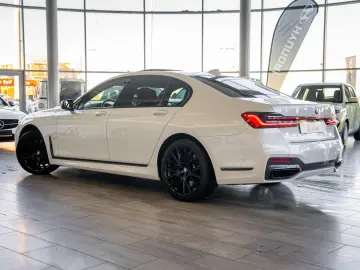 BMW Seria 7 740D G11 LCI xDrive